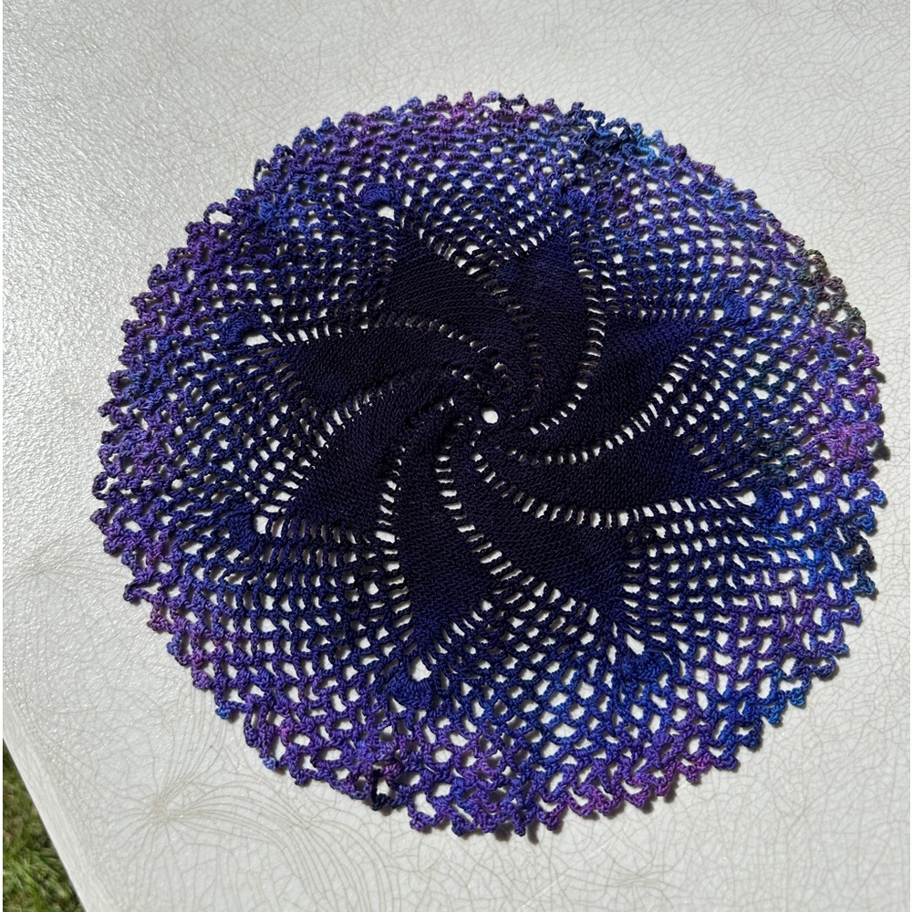 Tye-dye doiley purple/blue/black